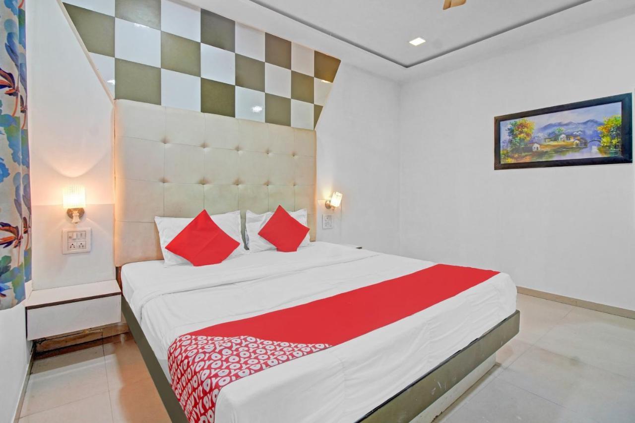 Flagship 83490 Hotel Bently Palace Mumbai Exterior foto