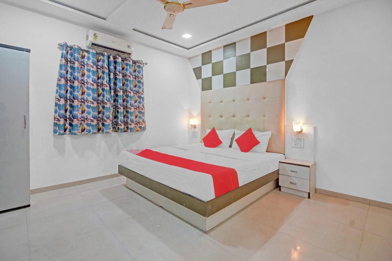 Flagship 83490 Hotel Bently Palace Mumbai Exterior foto