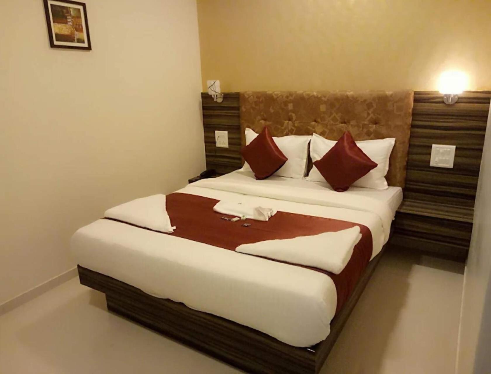Flagship 83490 Hotel Bently Palace Mumbai Exterior foto